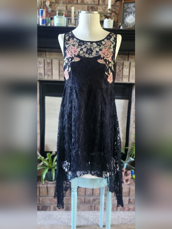 Free People Dresses & Skirts - Free People "Nesting Dolls" hi-low dress